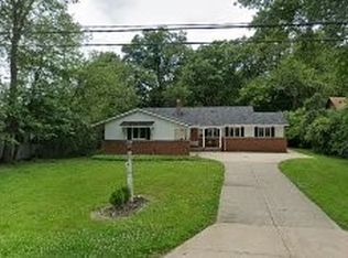 6588 2nd St, Independence, OH 44131