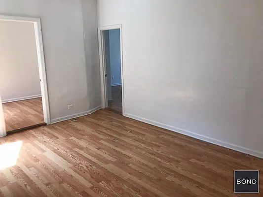 Rented by Bond New York | media 23