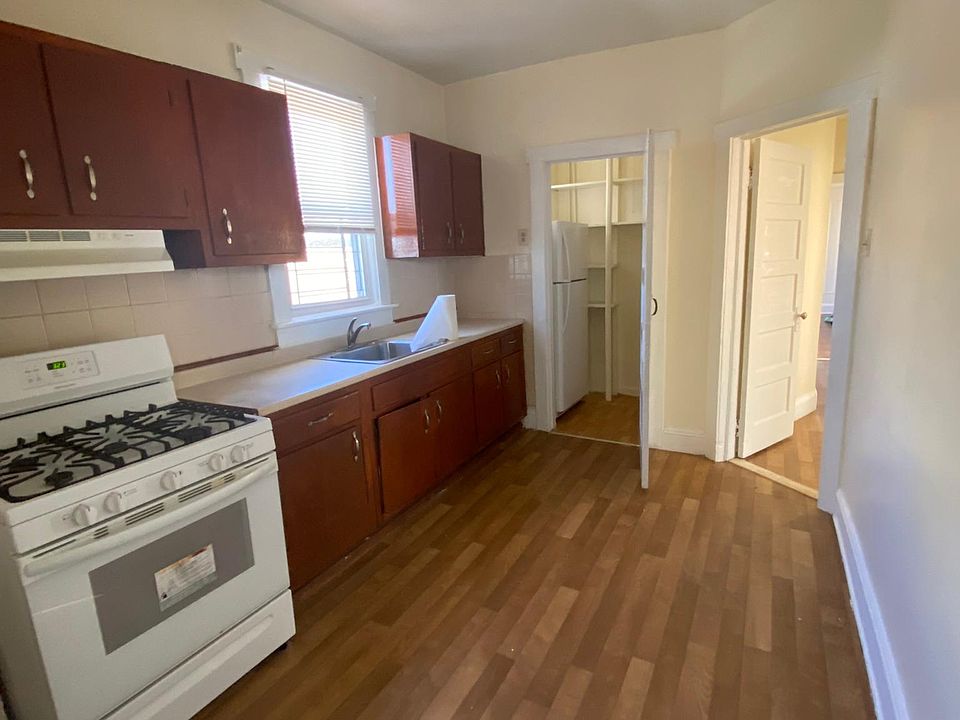 1st image of 2931 Morgan Ave