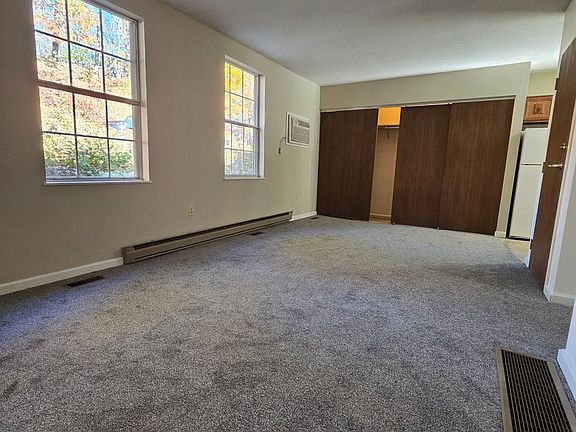 3rd image of 31 Clinton St #2