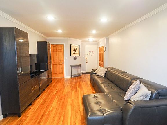 4th image of 5444 Little Neck Pkwy Ste 3