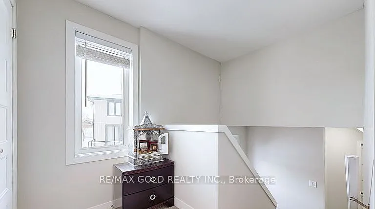 997 West Village Sq — Photo 26