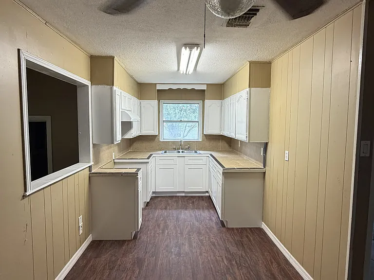 502 W Academy St — Photo 3