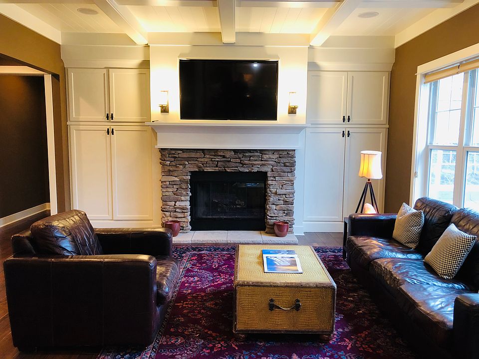 1st image of 271 Saddleback Dr NE