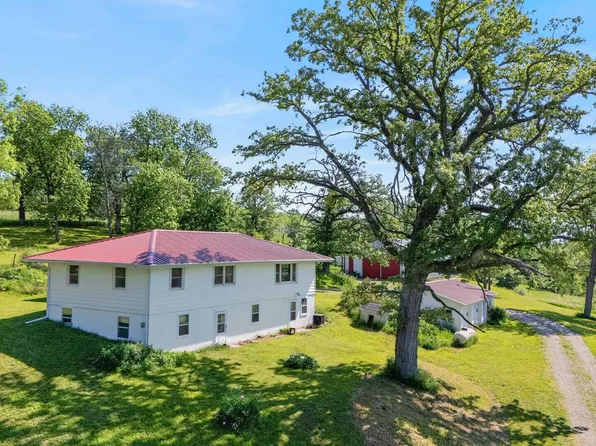2842 Smith Ave, Marshalltown, IA 50158