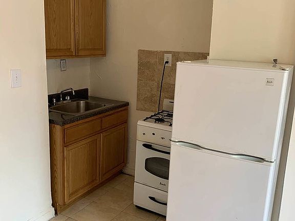 3rd image of 1798 Bedford Ave APT B2