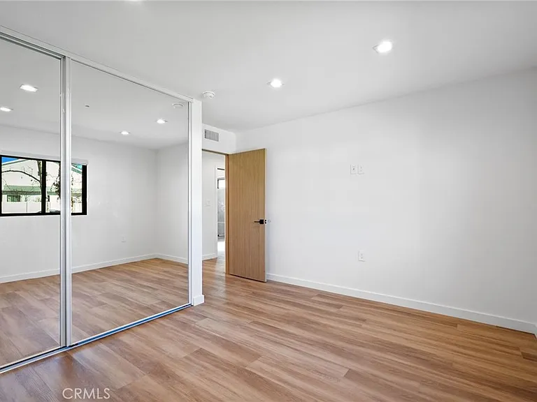 6108 Sadring Ave — Photo 28