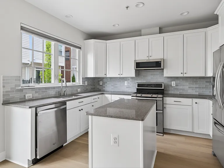 89 Southgate Ave — Photo 44
