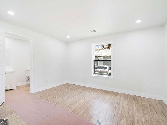 5th image of 1103 N 2nd Ave NW