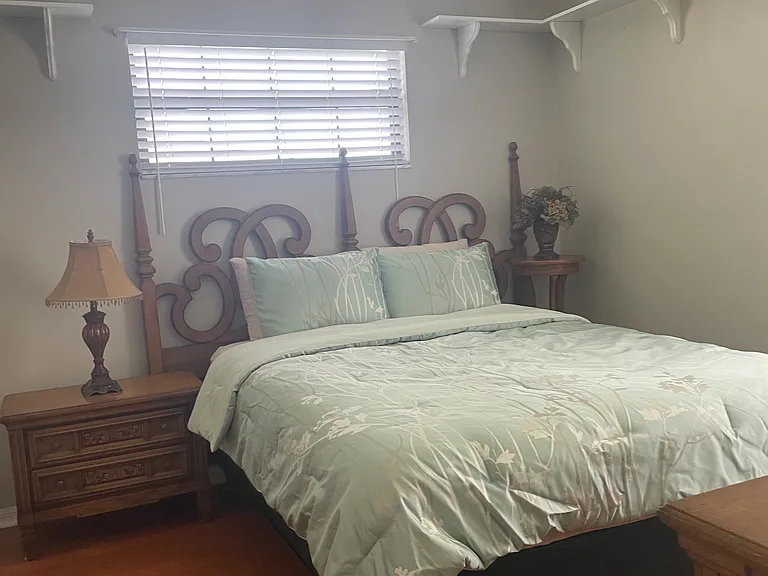 NW 34th Pl — Photo 23