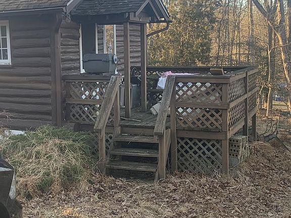 5th image of 935 Cedar Dr