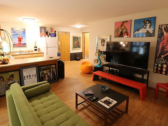 3rd image of 2050 Saint Clair Ave APT 1E