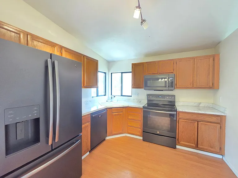 4908 W Lamar Ave — Photo 8