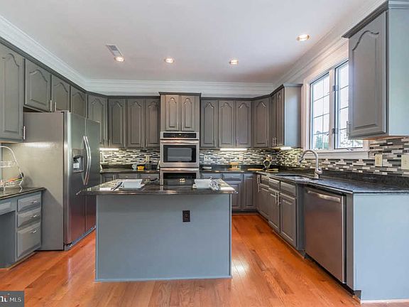 4th image of 6307 Remington Dr