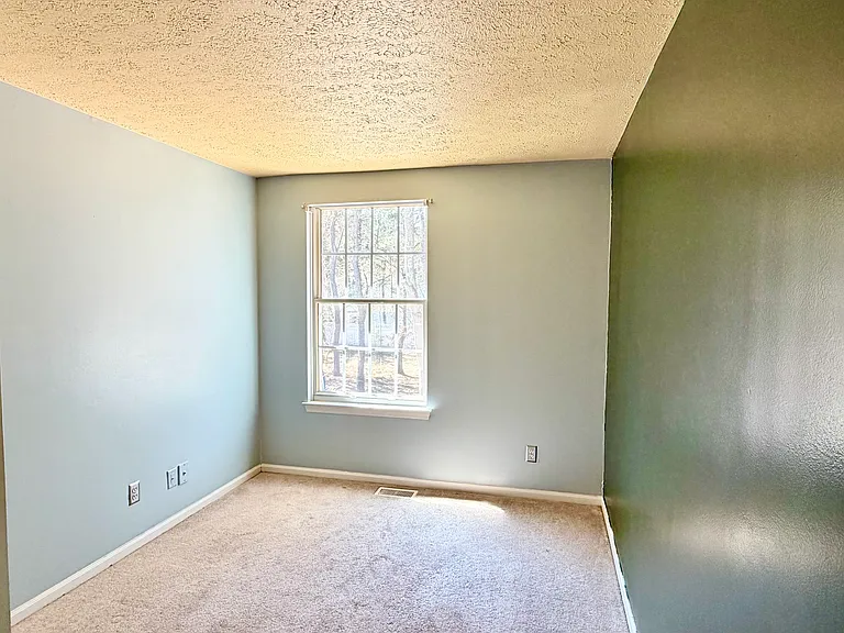 25 Dorchester Cir — Photo 16