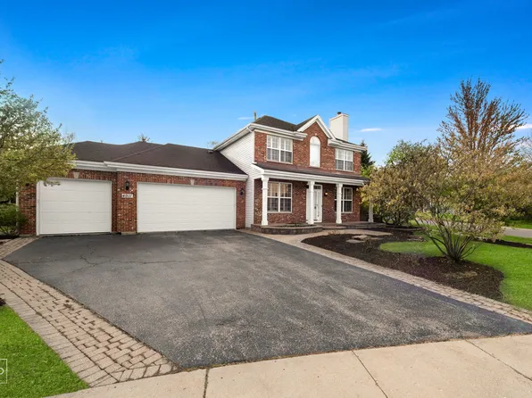 4911 Princeton Ln, Lake In The Hills, IL 60156