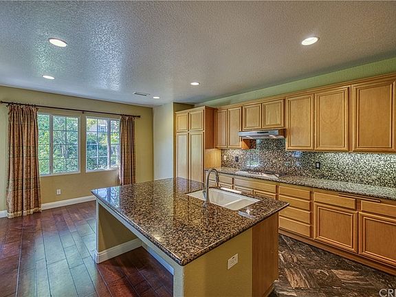 2nd image of 24330 Las Palmas St