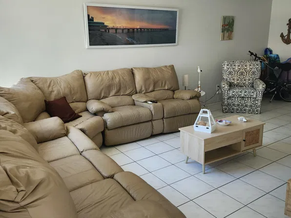 200 172nd St APT 201, Sunny Isles Beach, FL 33160