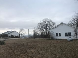 82 Dents Bridge Rd, Irvington, KY 40146