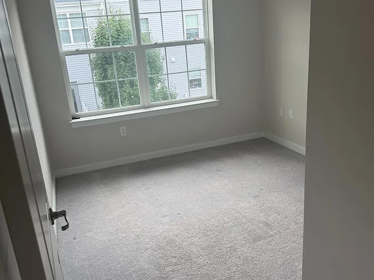 504 Keenland Ct — Photo 6