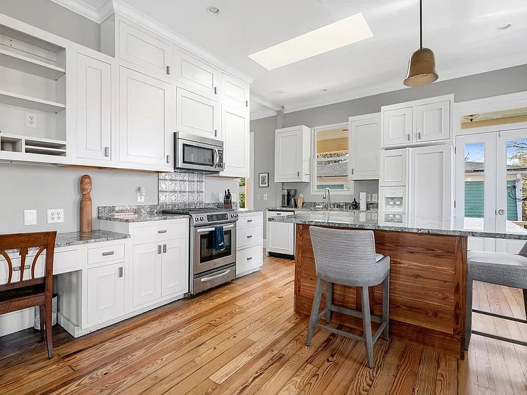 703 King St #B — Photo 12