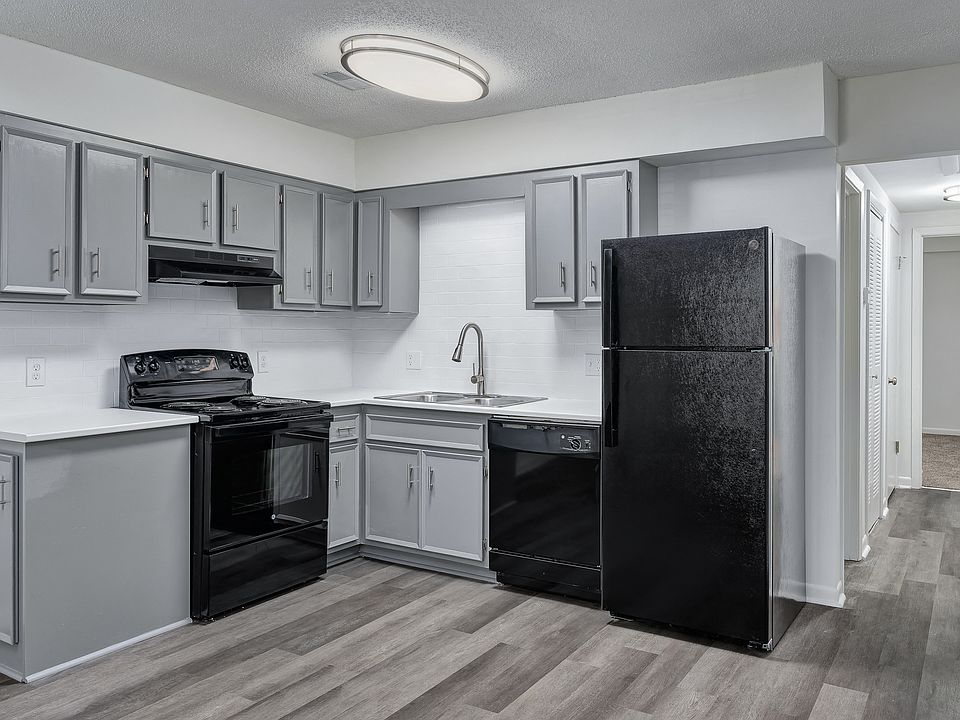 Dogwood - Living Room & Kitchen
