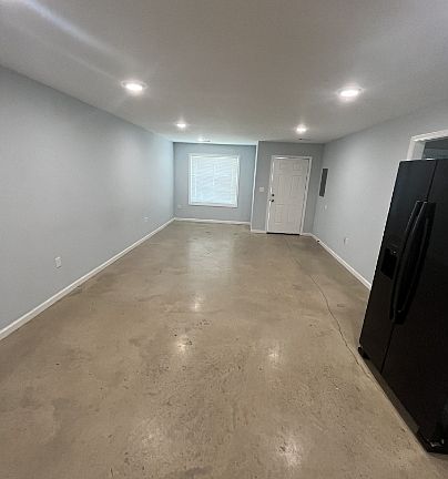 2nd image of 202 NE 2nd St #B