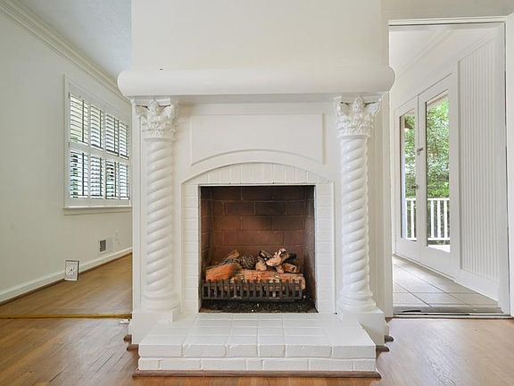 5th image of 255 N Forest Ave NE