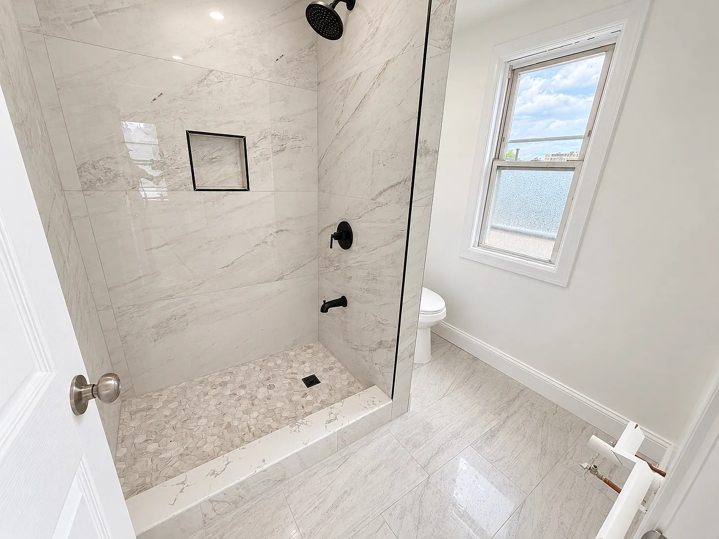 1 bed, 500 sqft, $2,400 — Photo 4