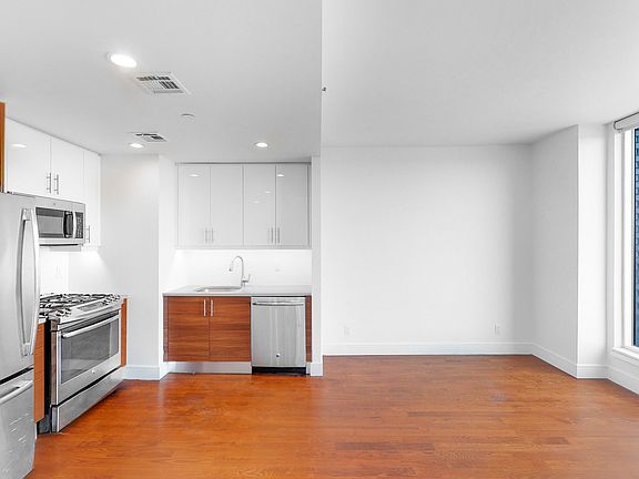 4th image of 843-847 Lexington Ave #6E