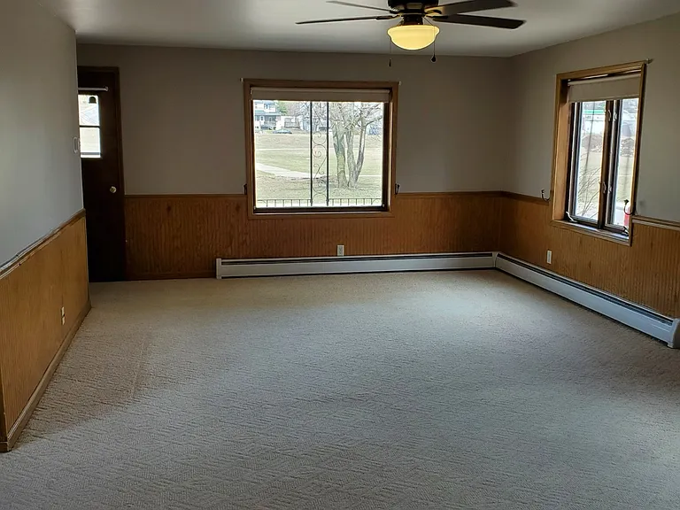 535 W Spring St — Photo 16