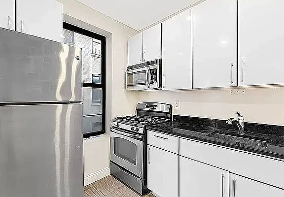 5th image of 533 W 158th St #22