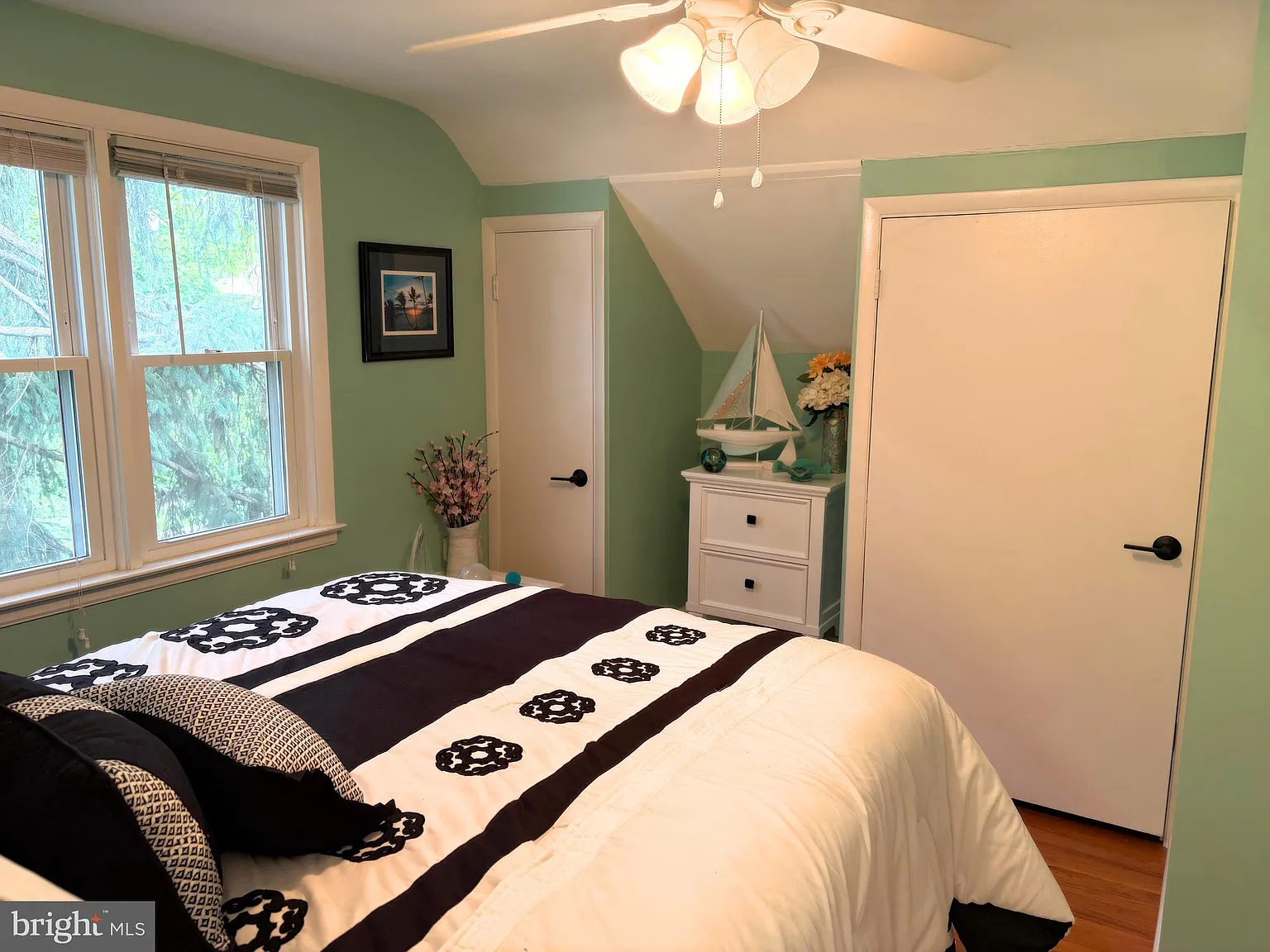 1 bed, 1280 sqft, $1,200 — Photo 4