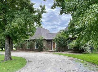 1705 W 14th St, Sulphur, OK 73086