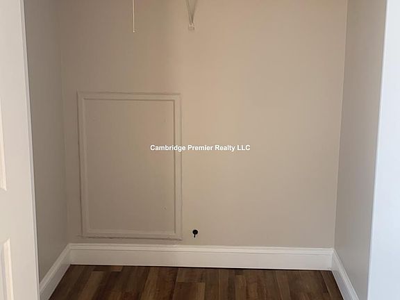3rd image of 812 Memorial Dr APT 506