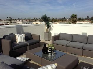 631 W 17th St, Costa Mesa, CA 92627