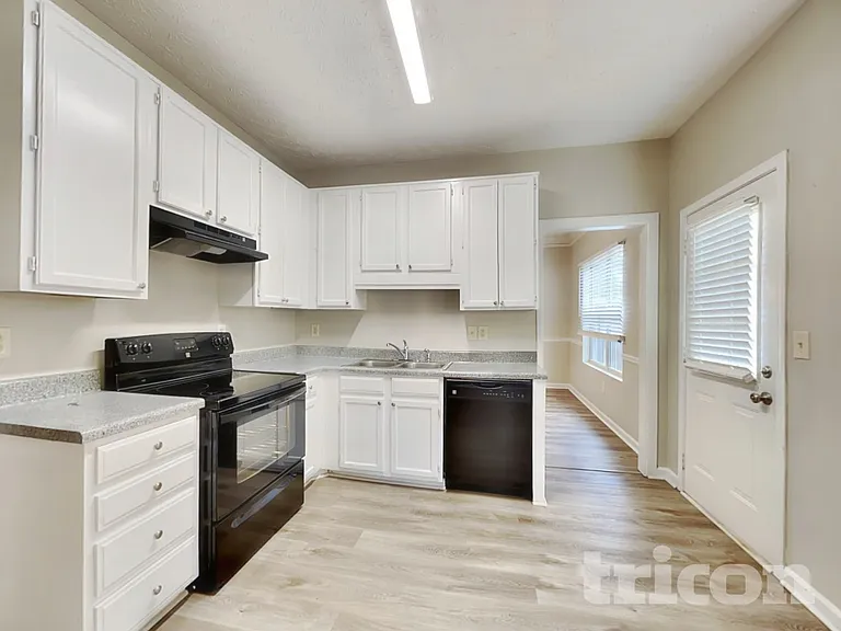 1475 Watercrest Cir — Photo 5