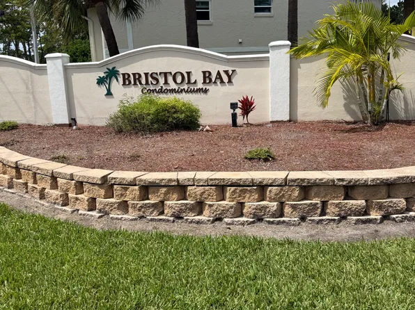 403 Banana Cay Dr, Daytona Beach, FL 32119