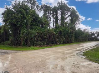524 Santa Cruz St, North Fort Myers, FL 33903
