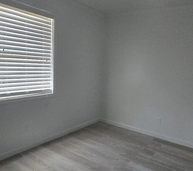 629 W Watson St — Photo 44