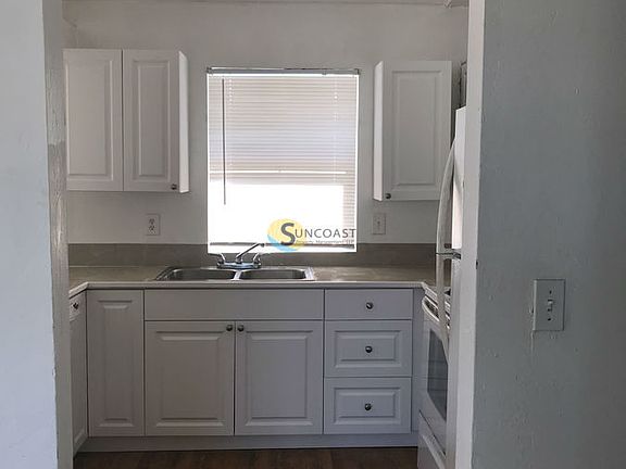 3rd image of 2317 NE 23rd Pl