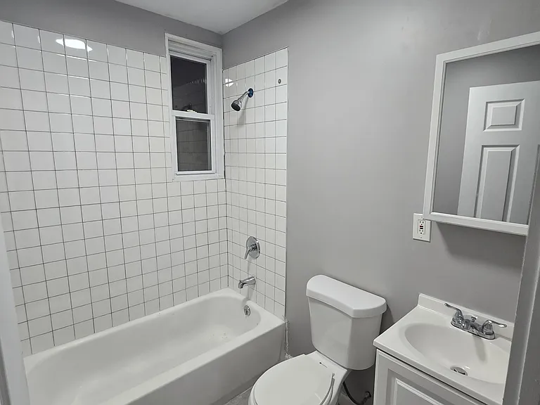 79 Patten Pl #H1 — Photo 2