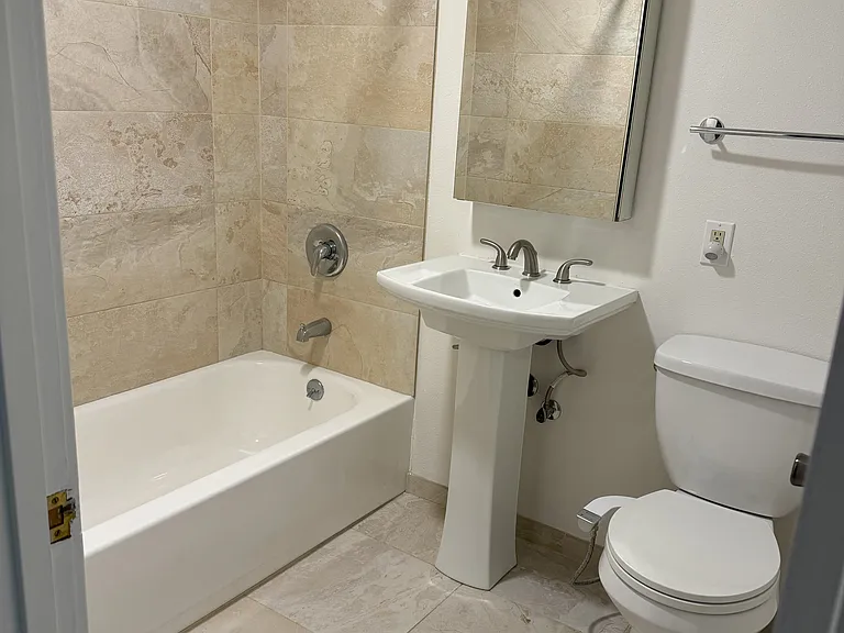 4009 NE 72nd St — Photo 22