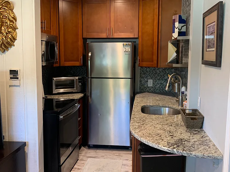 436 W Holland St #B — Photo 4