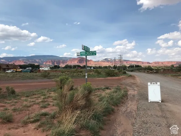 250 S River View Dr #300, Torrey, UT 84775