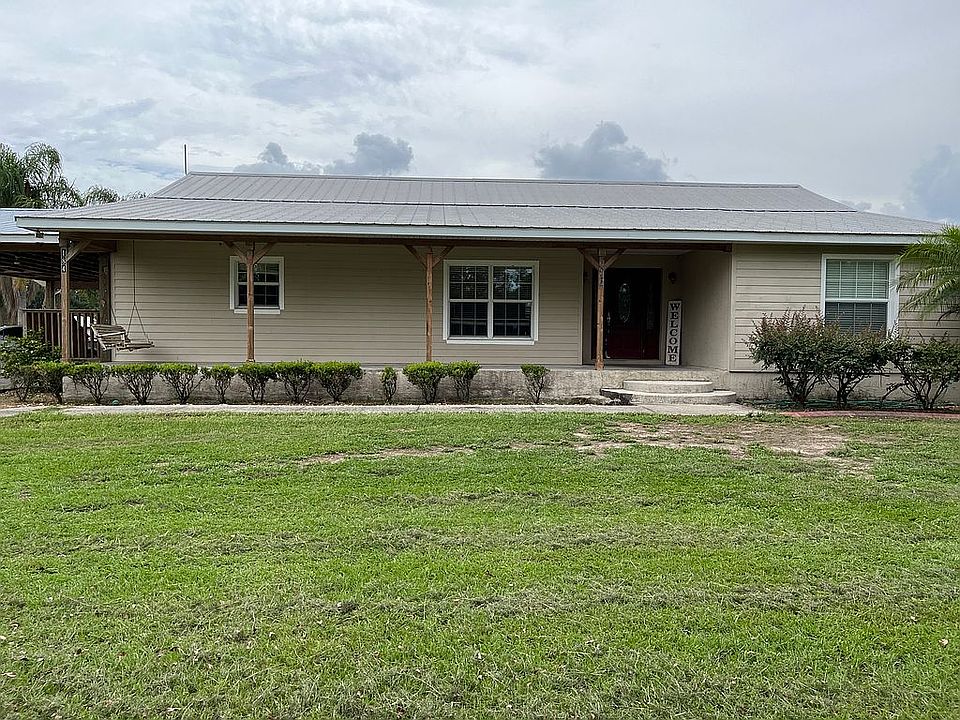 Front view of home