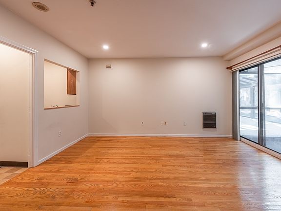 2nd image of 147 Kelton St APT 305