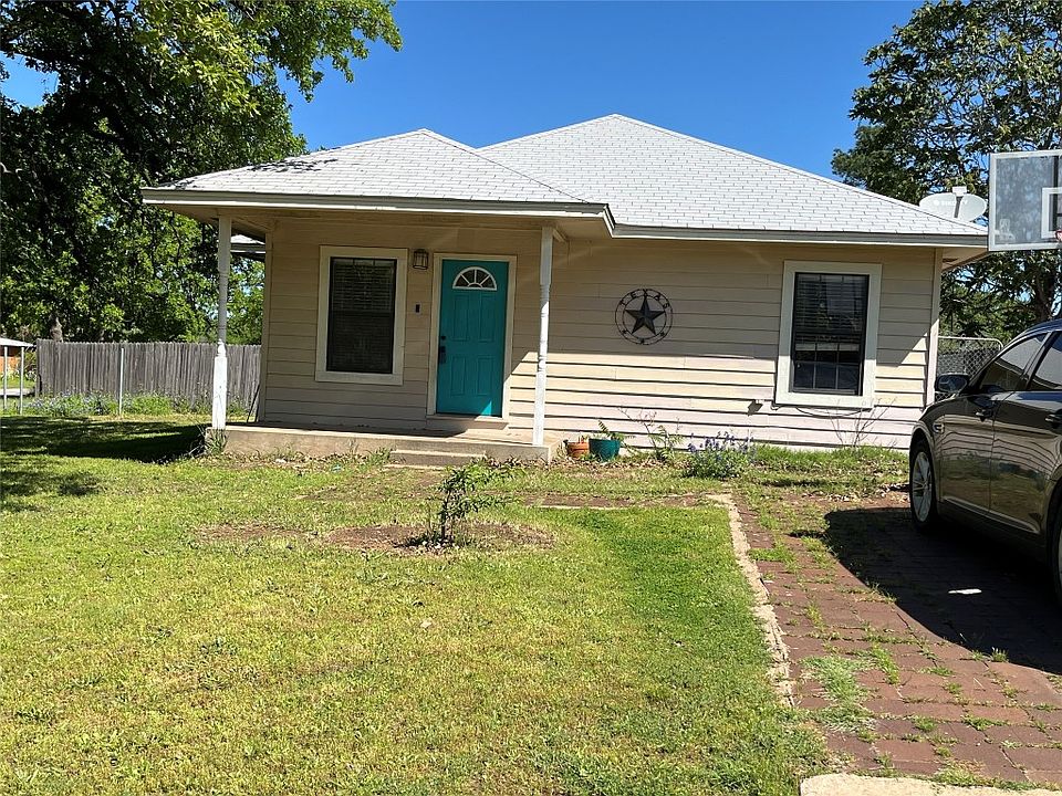 1st image of 605 NE 9th St