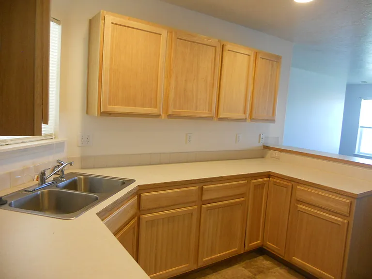 126 NE Lotus Ct — Photo 6