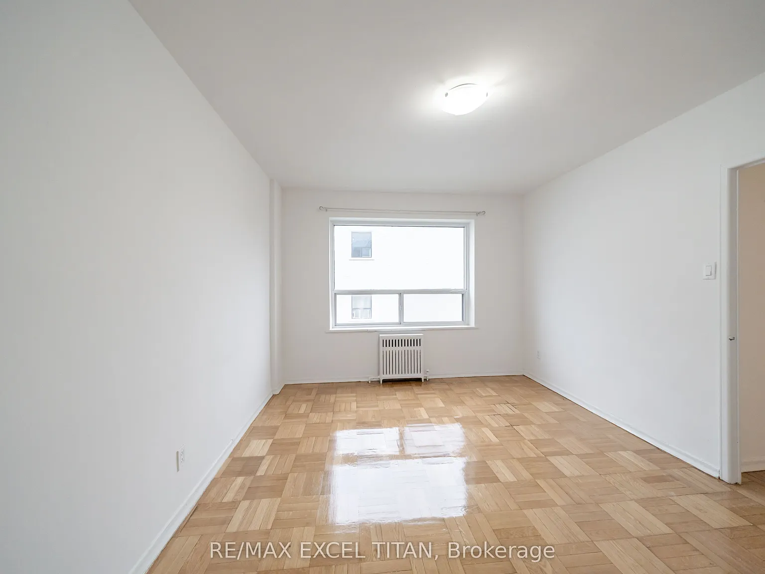 156 Kingston Rd — Photo 4